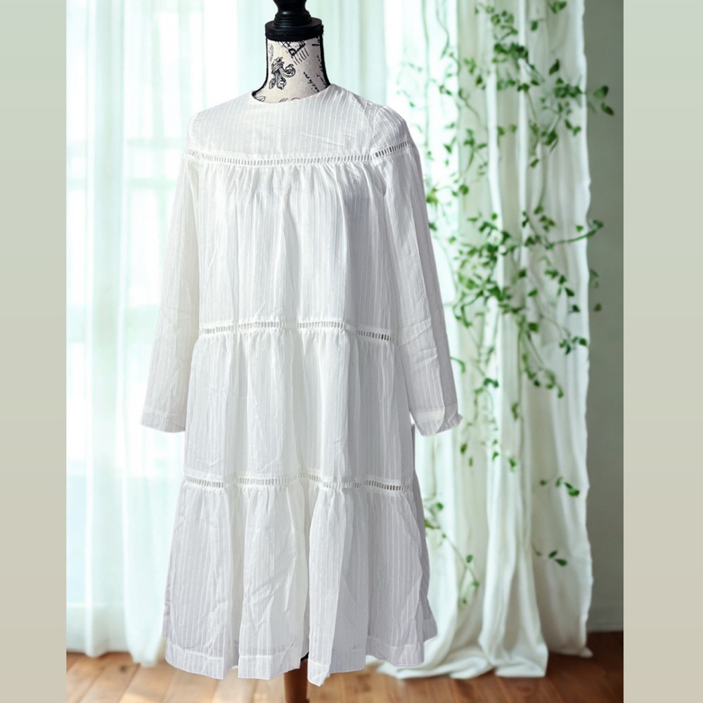 Elegant White Long Sleeve Dress